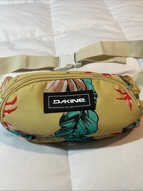 Dakine Floral Tropical Waist Pack